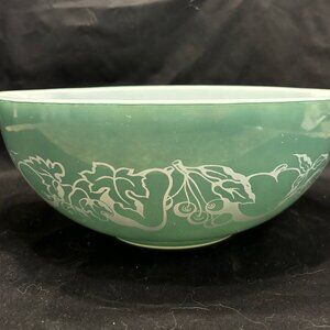 Incredibly RARE find Pyrex Fruit salad teal large cinderella bowl